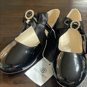 Black Flats with Bow and Buckle